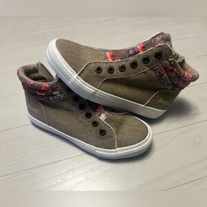 NEW WITHOUT BOX Blowfish Kira high tops floral print size 7